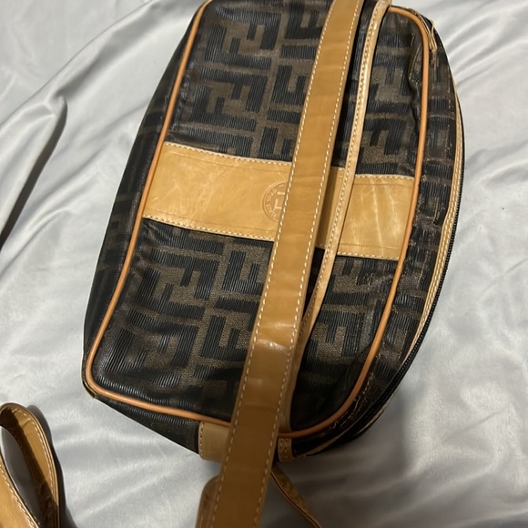 NOT FOR SALE. FENDI crossbody VINTAGE authentic - Picture 17 of 17